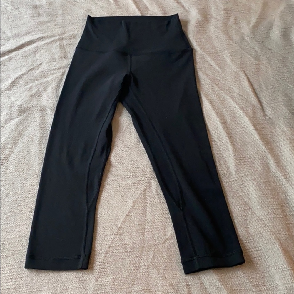 Black Align Crops 19” NWOT